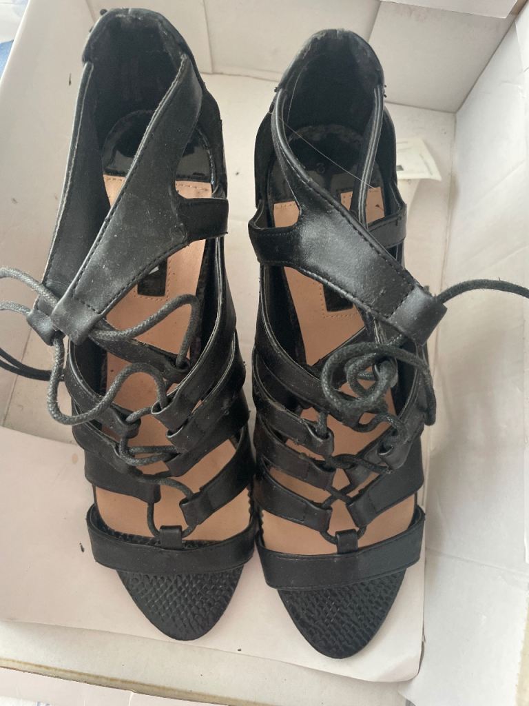 Black Lace-Up Heels – Good Condition
