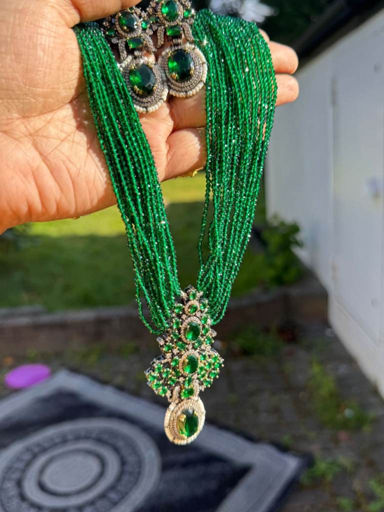 Beautiful Emerald Green Beaded Necklace & Earring Set