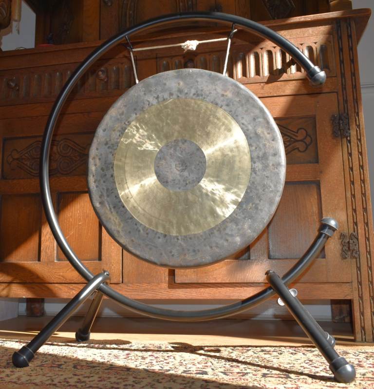 Vintage Chau Gong 18 inch with Meinl Gong Stand C Round Black Metal Bag