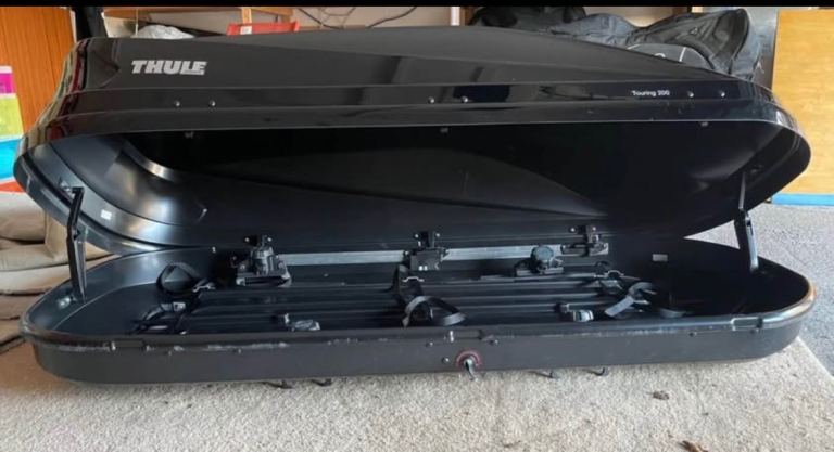 Thule roof box (Touring 200) 