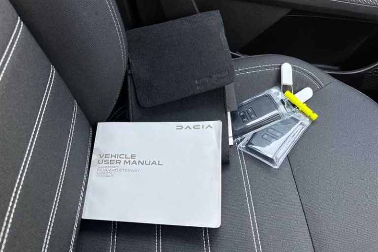 2023 Dacia Sandero 1.0 TCe Expression Hatchback 5dr Petrol Manual Euro 6 (s/s) (90 ps) Hatchback ...