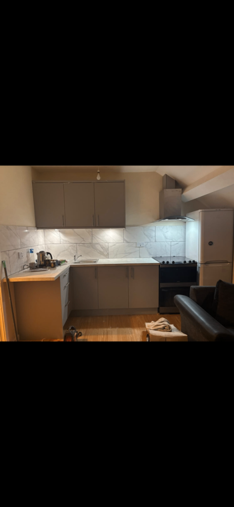  2 bed room flat to rent l14