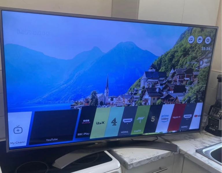 LG 55inch Ultra HD 4K HDR 3D Smart TV with Bluetooth 