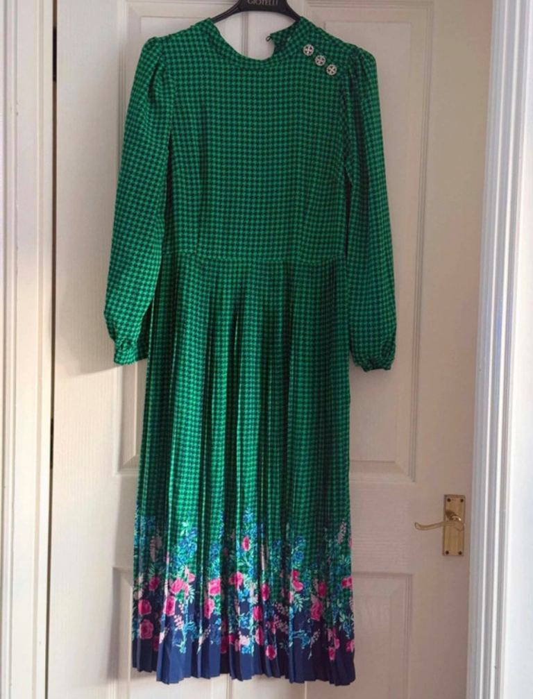 SAVIDA Green Floral Pleated Midi Dress - Size Medium, As Good As New