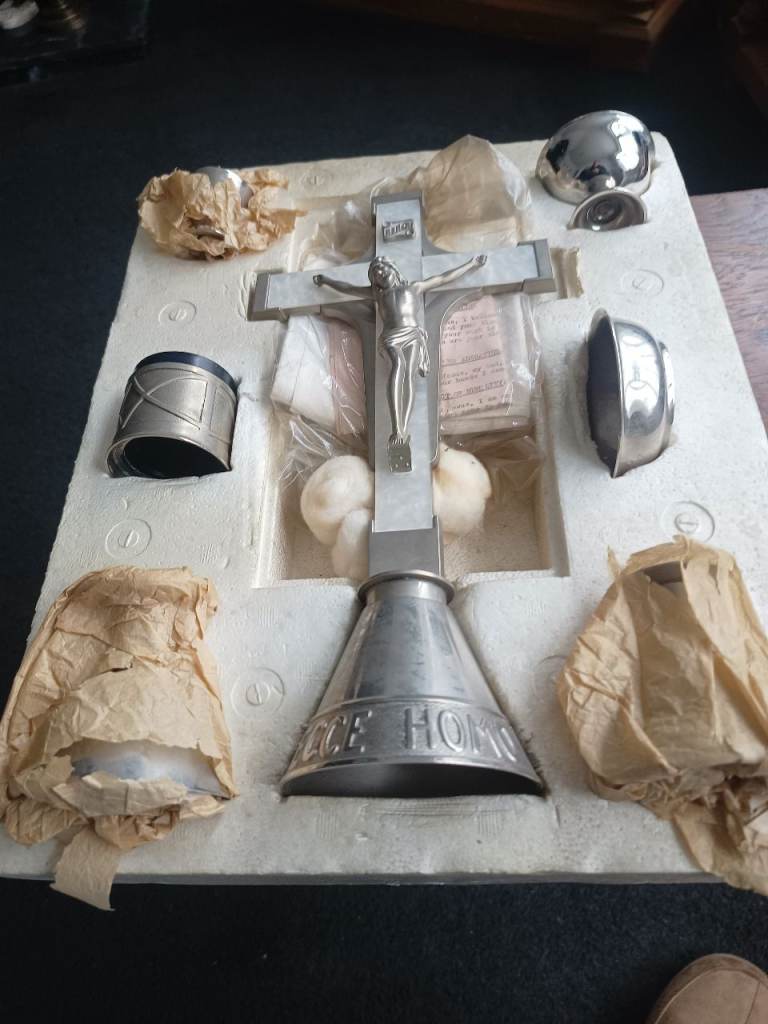 Holy Communion Set as used by Catholic Priests 
