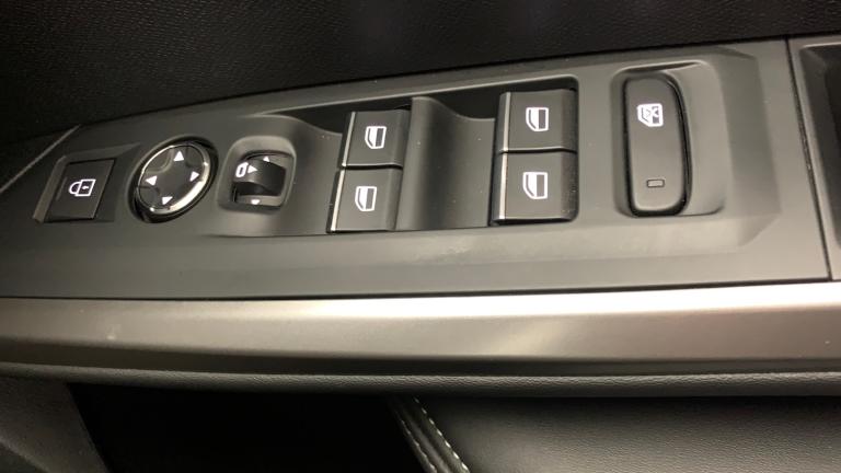 2025 Peugeot 3008 1.2 Hybrid 136 GT 5dr e-DSC6 HATCHBACK PETROL Automatic