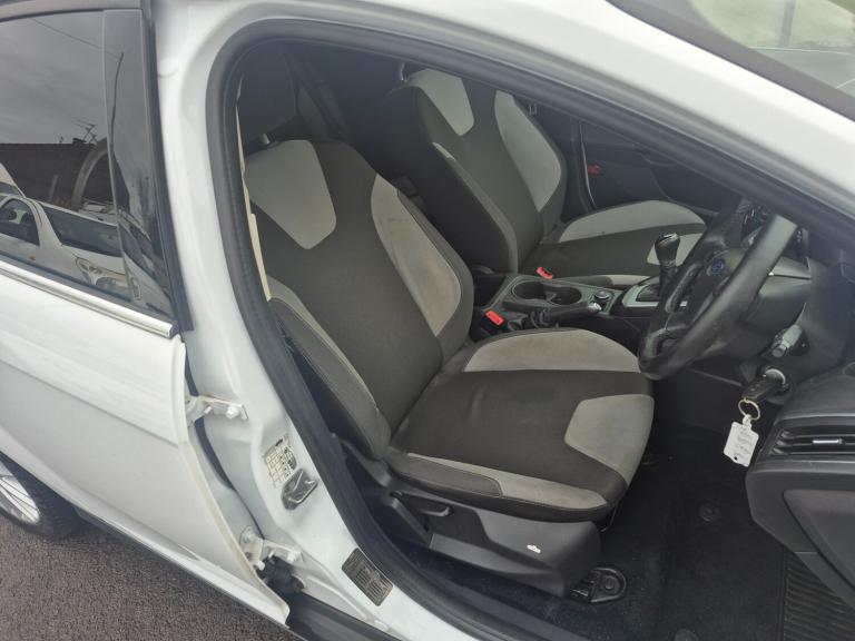 2013 Ford Focus 1.0 EcoBoost Zetec 5dr HATCHBACK Petrol Manual