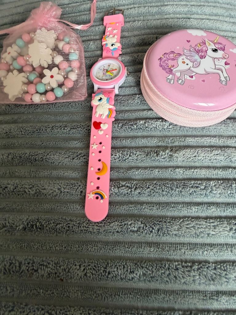 Girls watch