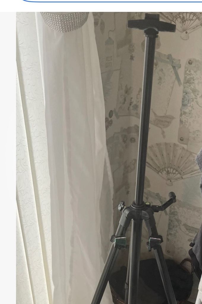 Paint eisel with acrylic paints 