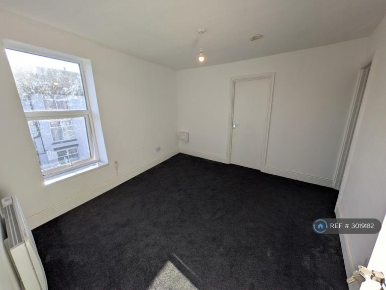 1 bedroom flat in Braithwaite St, Blackpool, FY1 (1 bed) (#3019182)