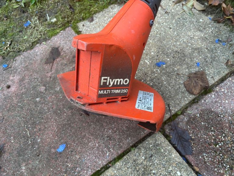 FLYMO MULTI TRIM 250