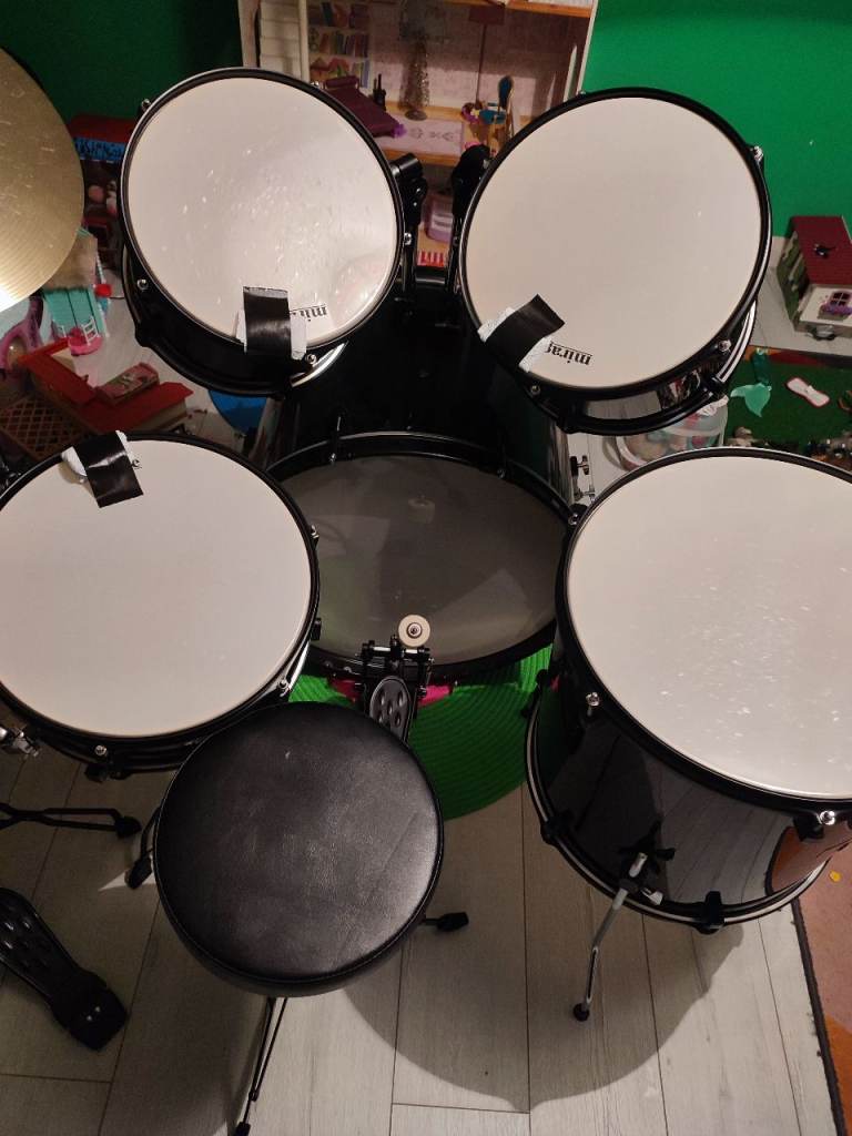 Mirage junior/beginner's drum kit 