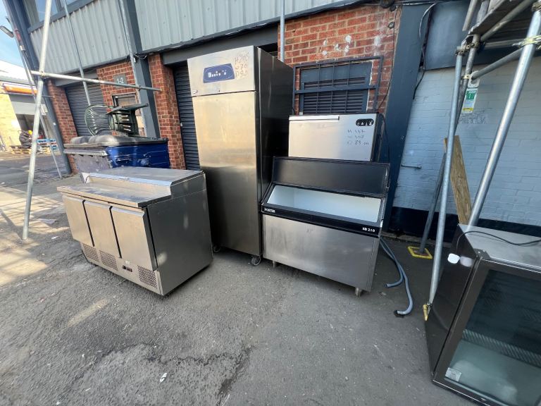 Commercial catering equipment ice machine freezer fridges bench counter serves bar glassfridges 