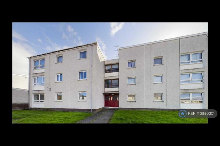 2 bedroom flat in Carnwadric Road Thornliebank, Glasgow, G46 (2 bed) (#2880301)