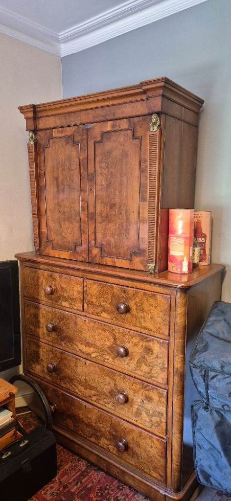 Oak cabinet and matching draws