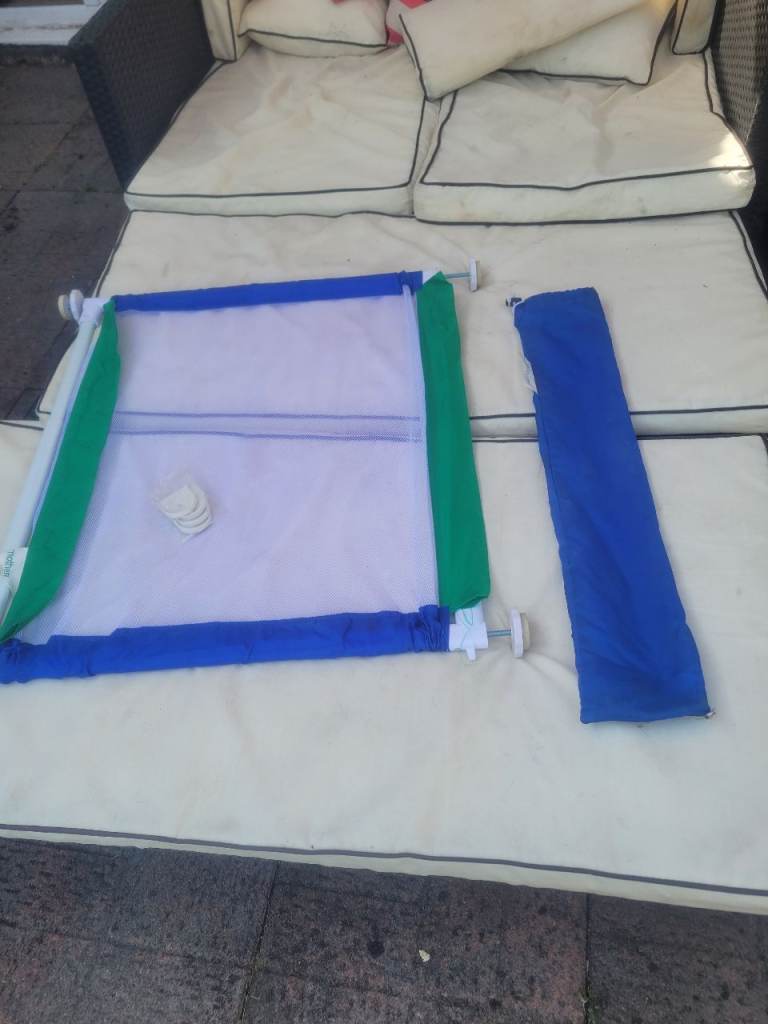 Mothercare Baby Safety Gate – Retractable, Good Condition