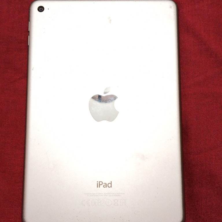 Apple iPad – Silver, Good Condition