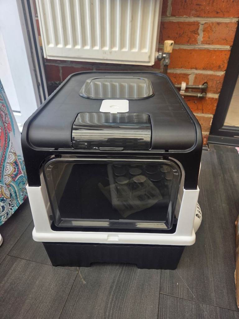 Cat litter tray 