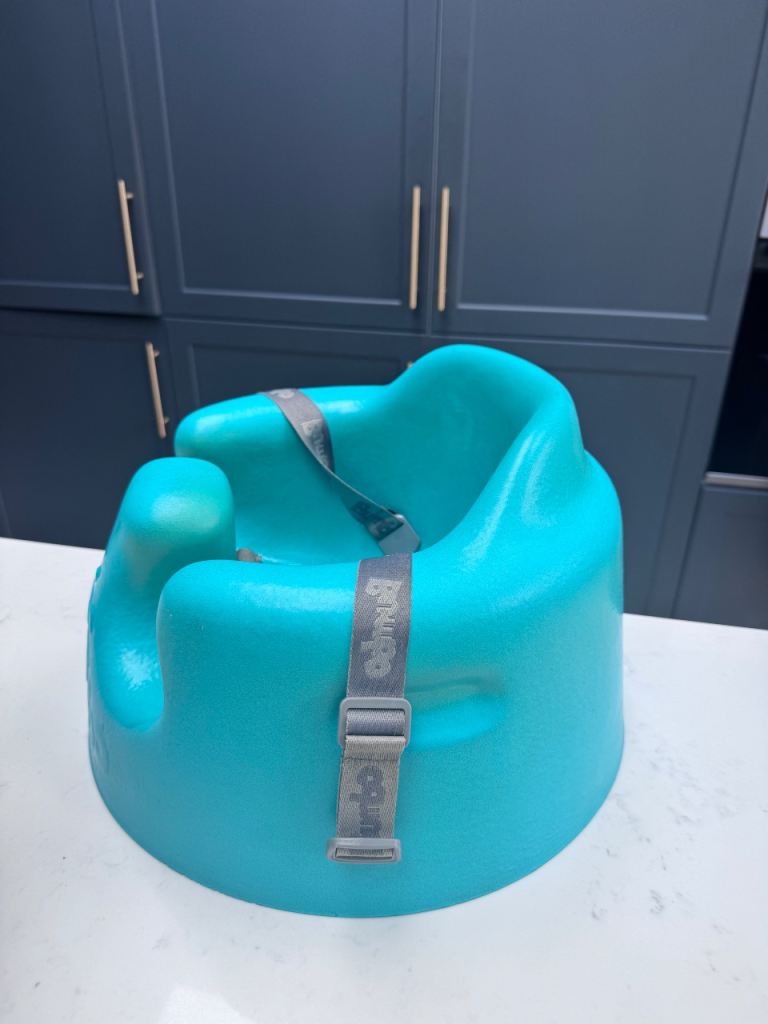 Bumbo baby seat with straps 
