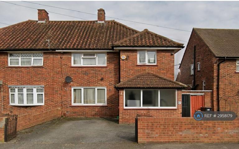 1 bedroom in Swinburne Crescent, Croydon, CR0 (#2958179)