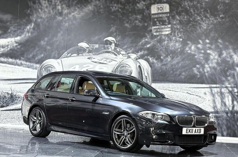 BMW 5 SERIES 3.0 530d M Sport Touring Steptronic Euro 5 5dr 2011