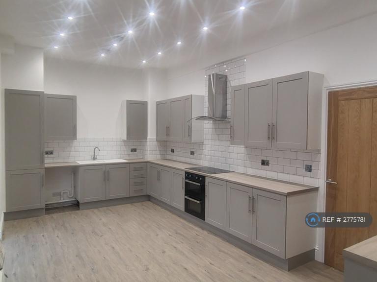 4 bedroom house in Commercial Road, Ladybank, Cupar, KY15 (4 bed) (#2775781)