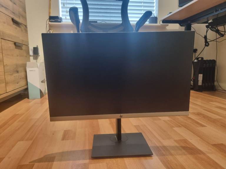 HP Computer Monitor – Great Condition, Black and Silver