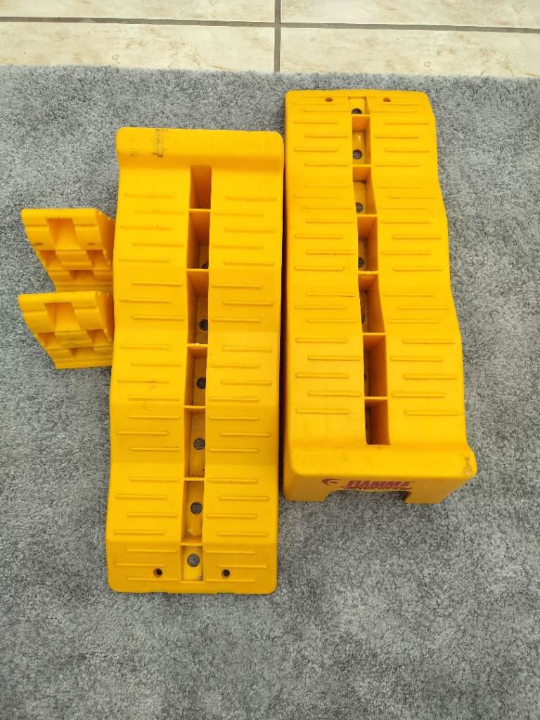 Fiamma Yellow Caravan/Motorhome Levelling Ramps – Good Condition