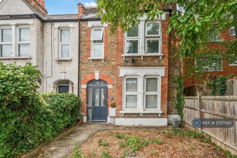 2 bedroom flat in Elsinore Road, Forest Hill, SE23 (2 bed) (#2757042)