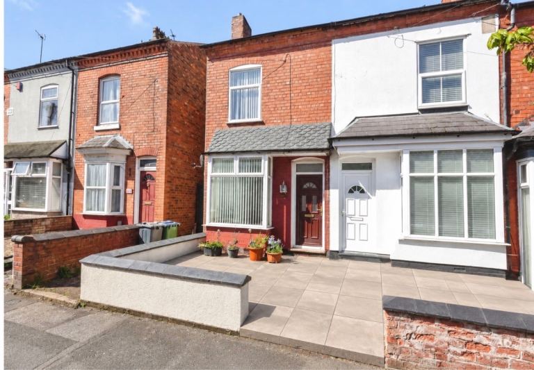 2 BEDROOM HOUSE- £1050