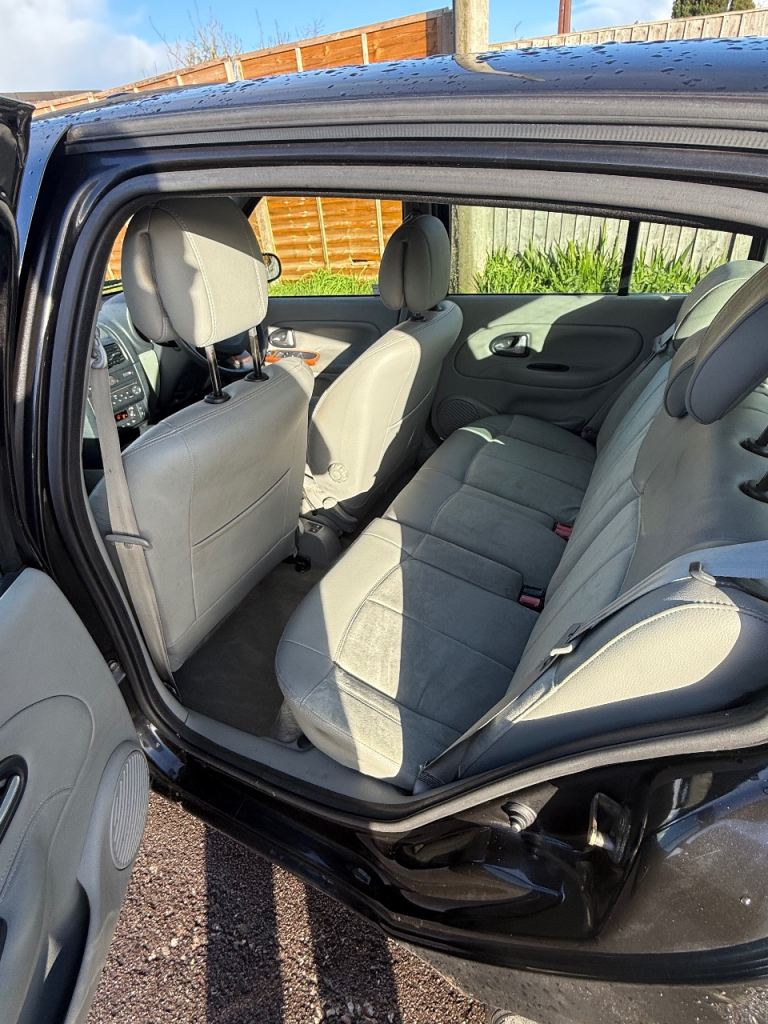 Renault, CLIO, AUTOMATIC 5 door hatch VERY low miles