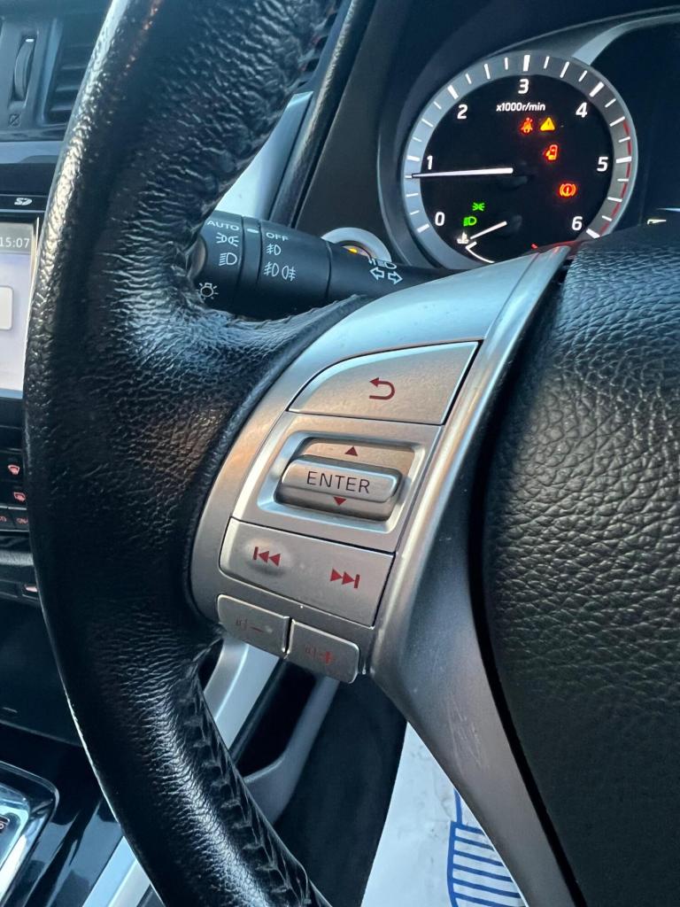 2019 Nissan Navara Double Cab Pick Up Tekna 2.3dCi 190 4WD Auto PICK UP DIESEL Automatic