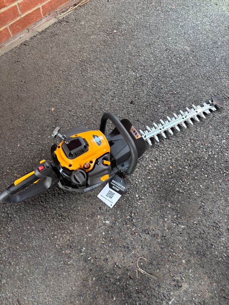 Stiga petrol hedge trimmer 