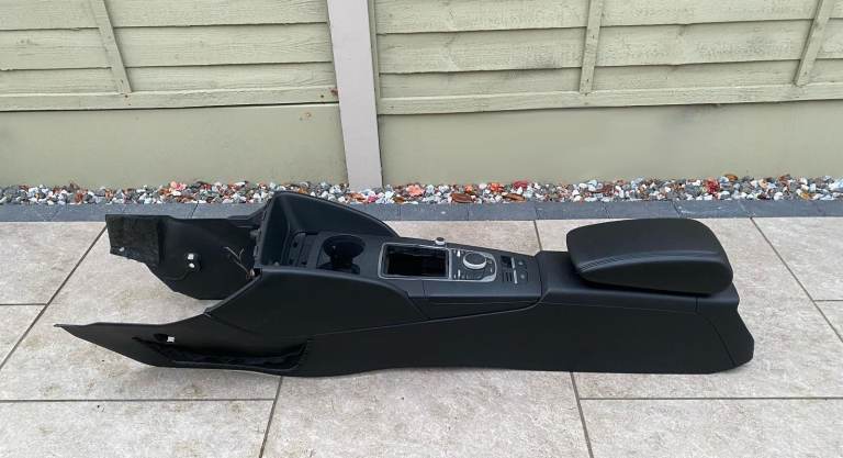 Audi a3 8v centre console