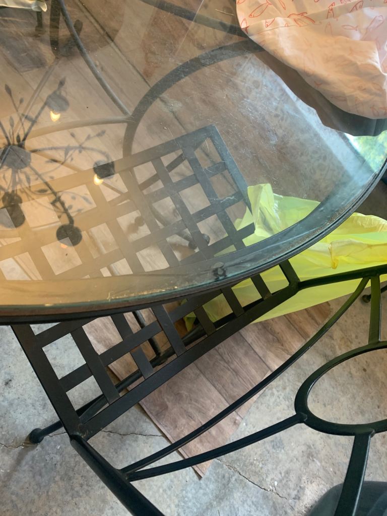 Round glass table 4 chairs 