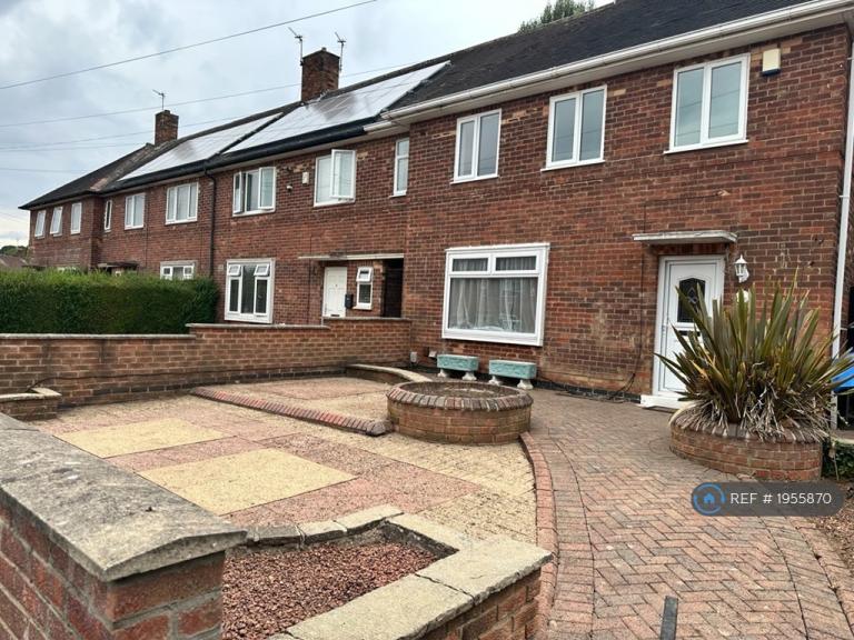 4 bedroom house in Fairburn Close, Nottingham, NG8 (4 bed) (#1955870)