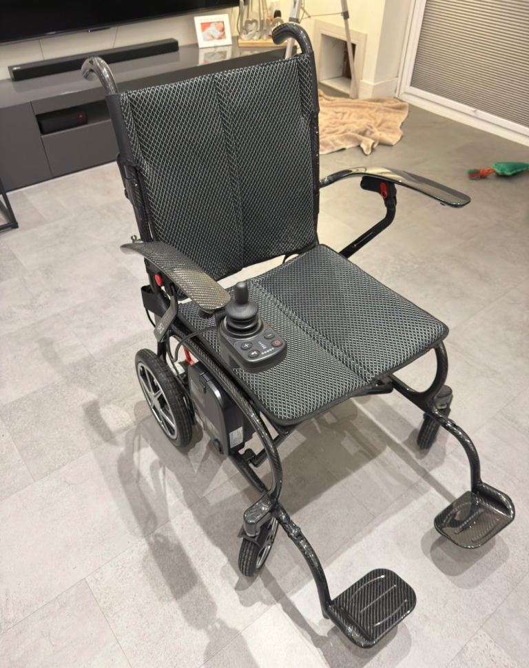 Aero Carbon - carbon fibre power chair