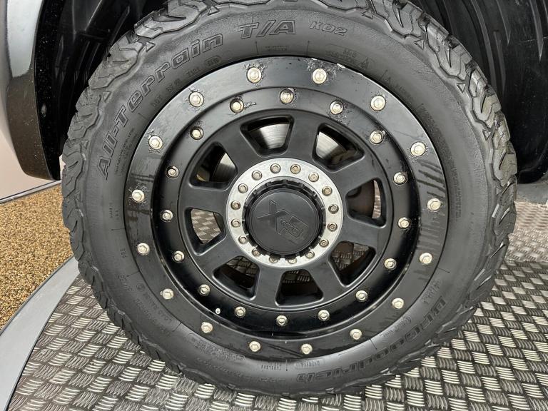 2019 Nissan Navara 2.3 dCi Tekna Auto 4WD Euro 6 4dr PICK UP Diesel Automatic