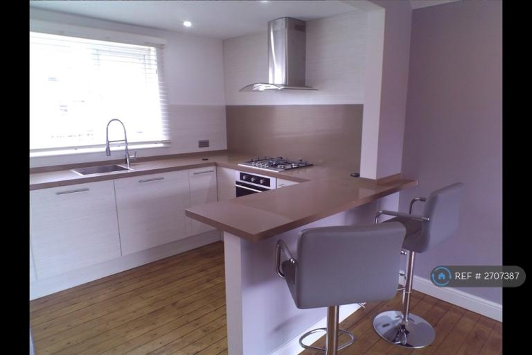 2 bedroom flat in Moss Road, Glasgow, G51 (2 bed) (#2707387)