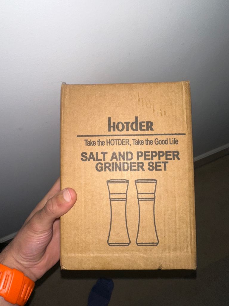 Brand New Salt & Pepper Grinder Set – £10