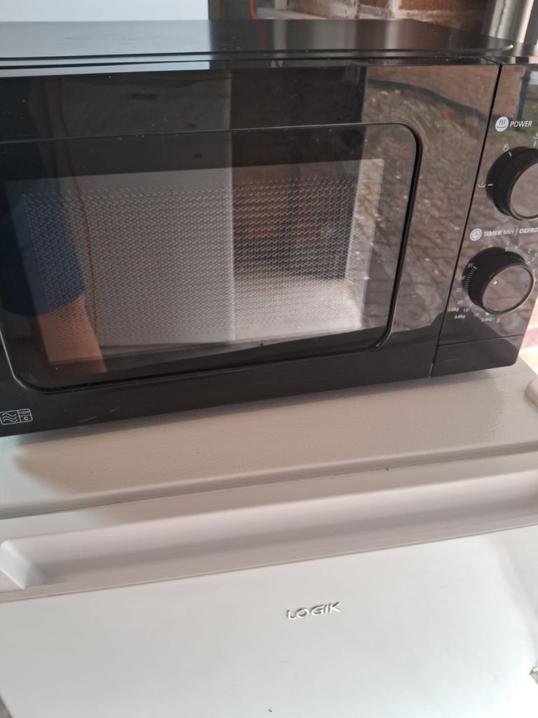 George Home Black Microwave Oven – Good Condition