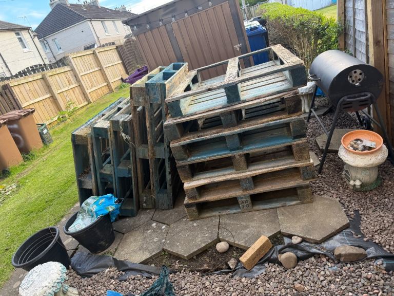 Free pallets 