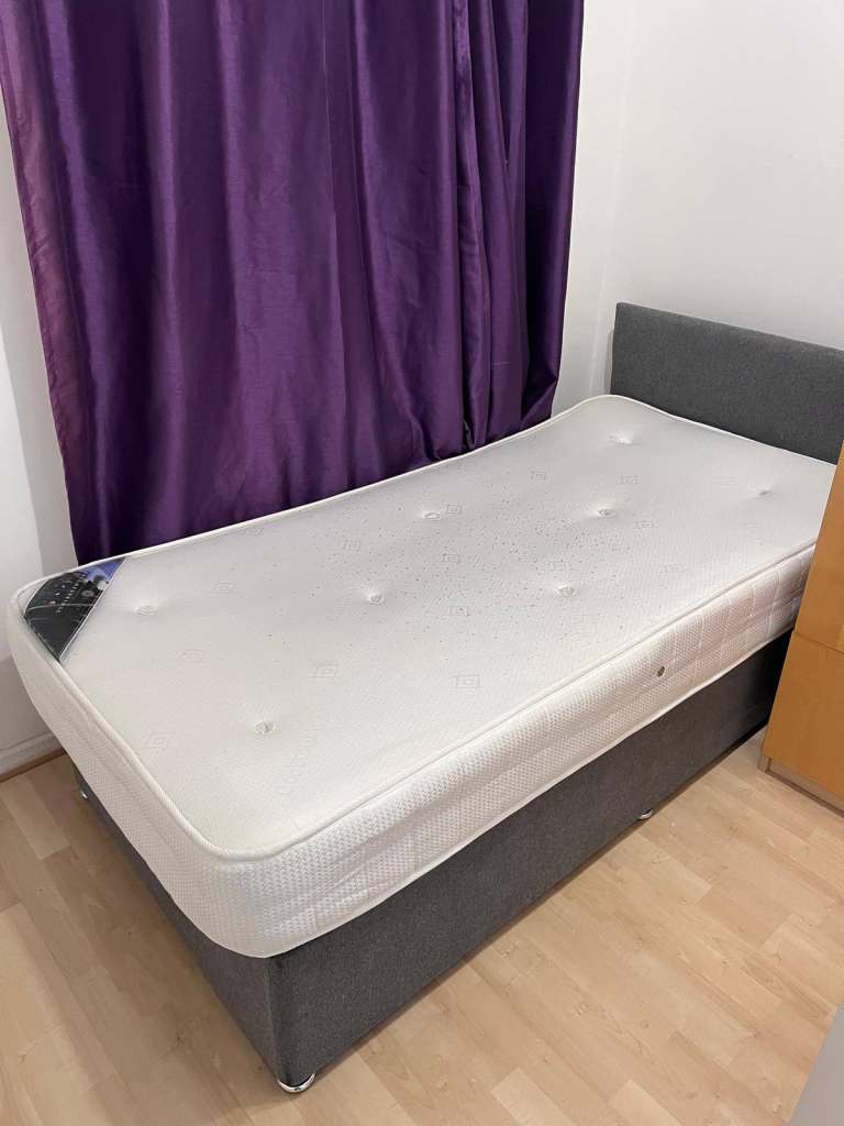 Single Bed with Mattress & Headboard – Excellent Condition