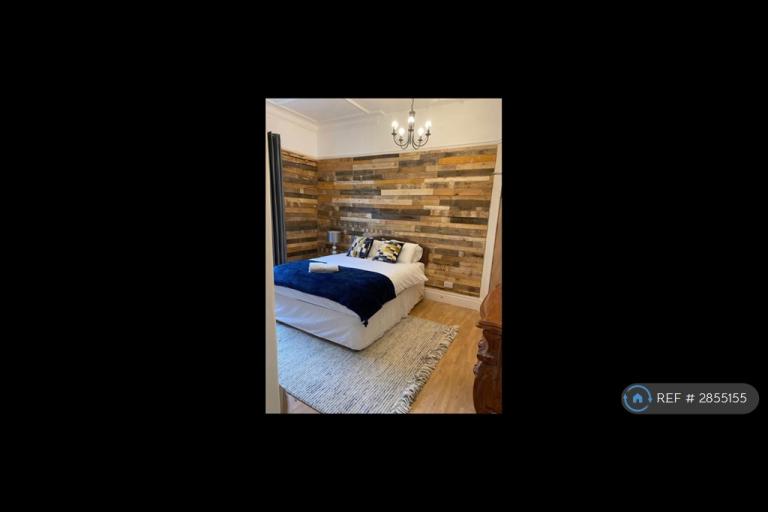 1 bedroom flat in Eaton Crescent, Swansea, SA1 (1 bed) (#2855155)