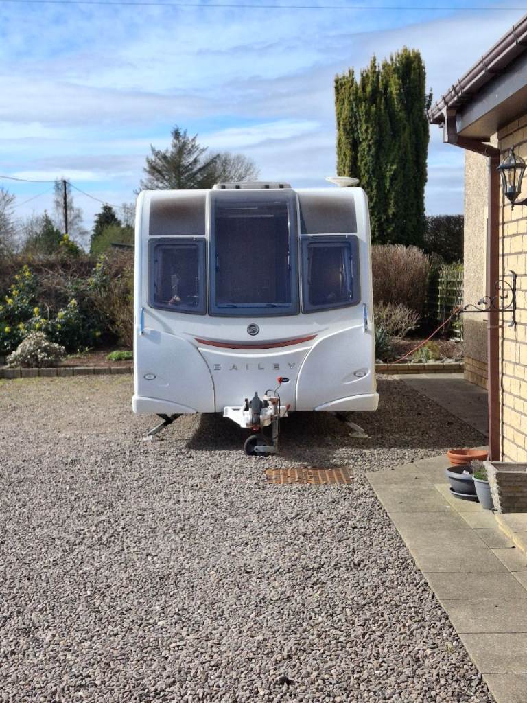 BAILEY UNICORN CADIZ 4-BERTH CARAVAN 