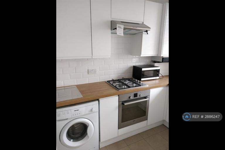 2 bedroom flat in Shenley Road, Borehamwood, WD6 (2 bed) (#2886247)