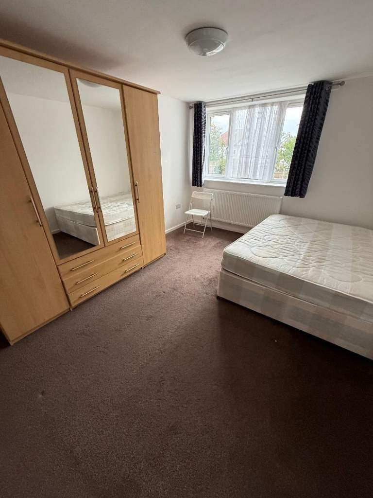 2 DOUBLE ENSUITE BEDSITS WICKLIFFE GARDENS WEMBLEY HA9