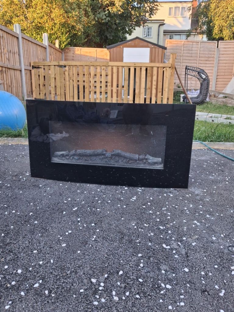Modern Black Electric Fireplace gas – Good Condition