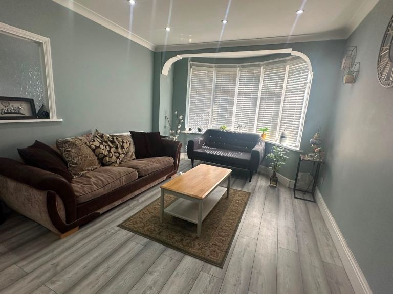 4 bedroom family house to rent in Chadwell Heath RM6 6SP £2500pcm