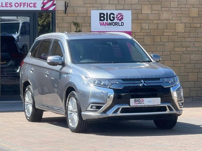 Mitsubishi Outlander 2.4H TWINMOTOR 13.8kWh PHEV 4HS AUTO